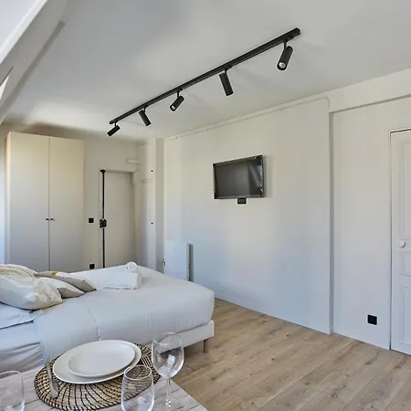 Апартаменты Beaubourg Le Marais By Prestige Париж